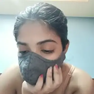 sanayabose7 online show from May 6, 2026, 1:59 pm