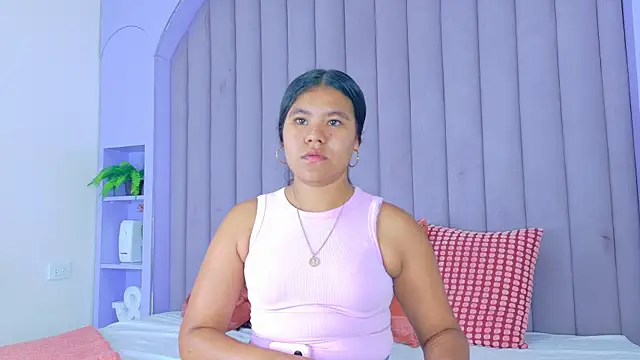 Snapshot of AhslyEvans__ chatting on August 5, 2026, 8:36 pm AhslyEvans online show from August 5, 2026, 8:36 pm