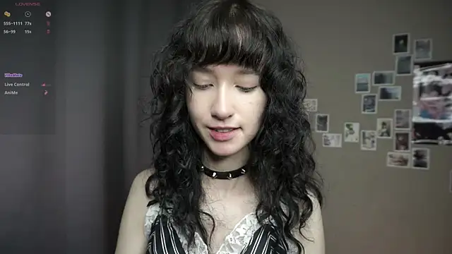 Snapshot of DellaLeck chatting on June 25, 2026, 8:03 pm DellaLeck online show from June 25, 2026, 8:03 pm