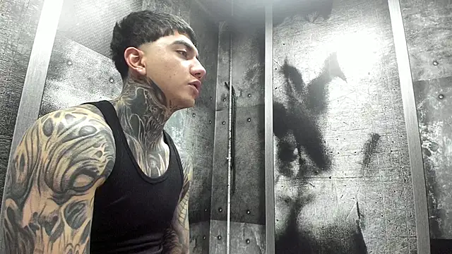 Snapshot of Gury_tattoo chatting on June 22, 2026, 8:28 pm Gury tattoo online show from June 22, 2026, 8:28 pm