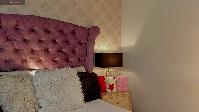 TaniaHart online show from March 24, 2026, 2:06 pm