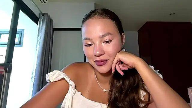 kamila 18 french online show from April 20, 2026, 5:10 am