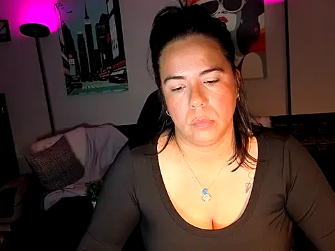 HannaJonns online show from May 1, 2026, 12:43 pm