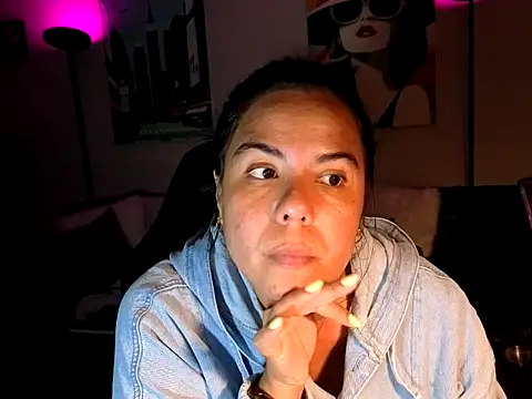 HannaJonns online show from April 19, 2026, 4:02 am