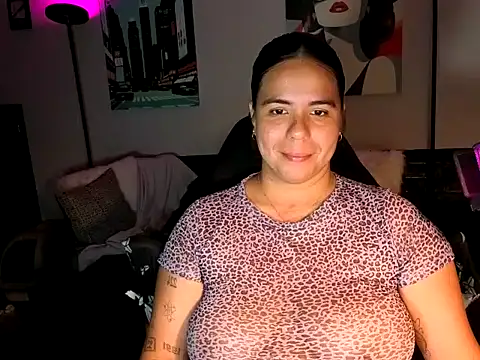 HannaJonns online show from April 22, 2026, 9:38 am