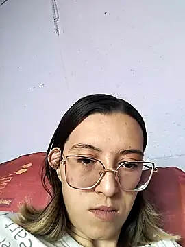 Greta silber26 online show from May 8, 2026, 5:28 pm