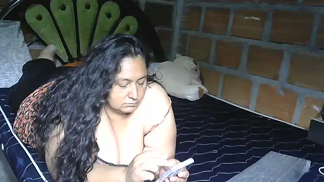 tistmature-69 online show from May 27, 2026, 1:29 pm