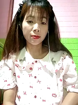 AmyLinee01 online show from April 30, 2026, 5:42 pm