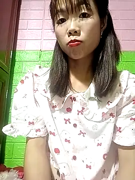AmyLinee01 online show from April 23, 2026, 3:02 pm