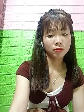 Snapshot of AmyLinee01 chatting on June 20, 2026, 8:25 pm AmyLinee01 online show from June 20, 2026, 8:25 pm