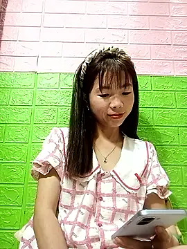 Snapshot of AmyLinee01 chatting on June 13, 2026, 7:06 am AmyLinee01 online show from June 13, 2026, 7:06 am