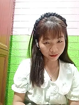 Snapshot of AmyLinee01 chatting on June 19, 2026, 8:14 pm AmyLinee01 online show from June 19, 2026, 8:14 pm