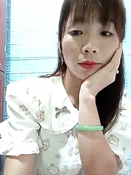 AmyLinee01 online show from July 28, 2026, 3:21 pm