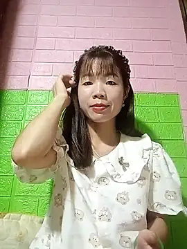 Snapshot of AmyLinee01 chatting on June 5, 2026, 6:18 am AmyLinee01 online show from June 5, 2026, 6:18 am