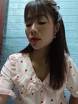 AmyLinee01 online show from July 21, 2026, 4:25 am