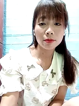 AmyLinee01 online show from July 28, 2026, 4:39 pm