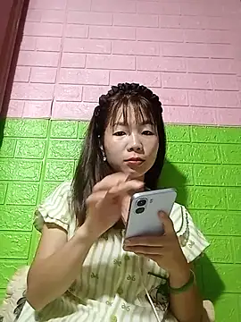 Snapshot of AmyLinee01 chatting on June 4, 2026, 5:12 am AmyLinee01 online show from June 4, 2026, 5:12 am