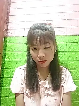 Snapshot of AmyLinee01 chatting on June 17, 2026, 8:52 pm AmyLinee01 online show from June 17, 2026, 8:52 pm