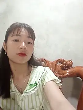 Snapshot of AmyLinee01 chatting on June 17, 2026, 8:36 am AmyLinee01 online show from June 17, 2026, 8:36 am
