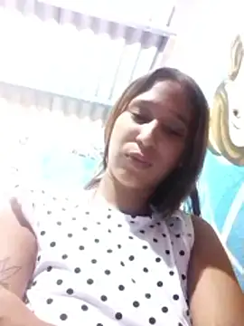 Girls Wild online show from April 7, 2026, 6:37 am