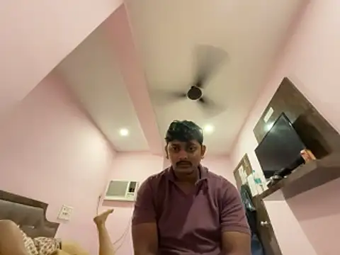 schoolboy  online show from March 29, 2026, 11:06 pm