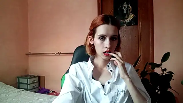 Snapshot of SirenFrost chatting on June 11, 2026, 3:20 pm SirenFrost online show from June 11, 2026, 3:20 pm