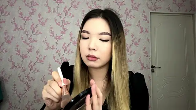 MadeleneStoesz online show from March 23, 2026, 5:40 am