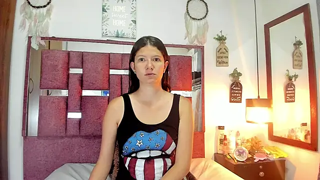 Snapshot of sofy_bonnet1 chatting on August 2, 2026, 11:41 am sofy bonnet1 online show from August 2, 2026, 11:41 am