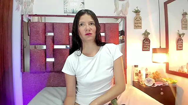 Snapshot of sofy_bonnet1 chatting on August 1, 2026, 12:03 pm sofy bonnet1 online show from August 1, 2026, 12:03 pm