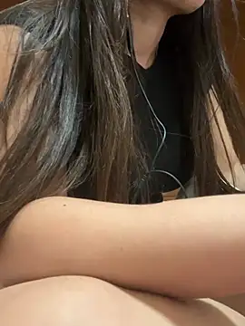 Supremegirlvibes online show from May 1, 2026, 3:06 pm
