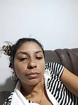 Snapshot of AngelicaStorms chatting on July 16, 2026, 12:29 am AngelicaStorms online show from July 16, 2026, 12:29 am