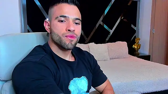 Raytorres online show from April 26, 2026, 9:12 pm