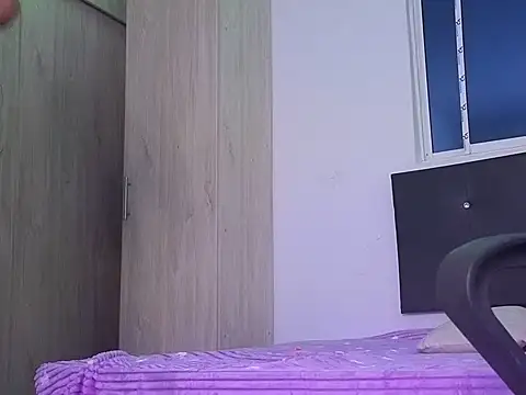 Snapshot of Linda_londres chatting on April 1, 2026, 2:57 am Linda londres online show from April 1, 2026, 2:57 am