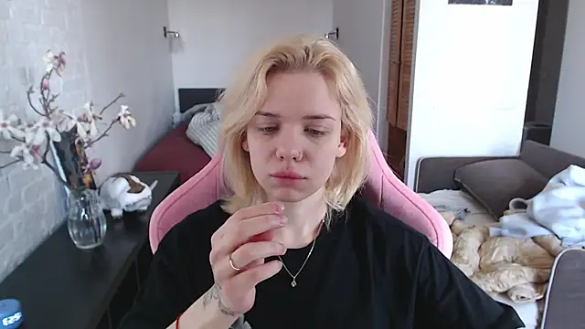 Snapshot of TenderChloe chatting on March 31, 2026, 9:55 am TenderChloe online show from March 31, 2026, 9:55 am