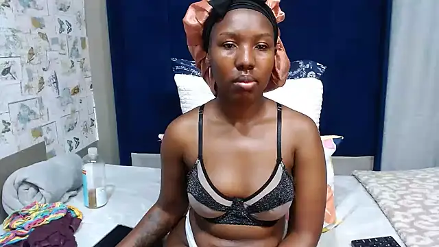 Candylips22 online show from August 6, 2026, 6:25 pm