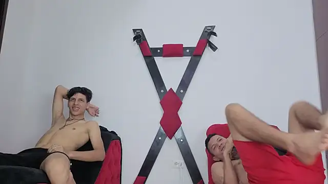 LatinsGuys2026 online show from March 25, 2026, 12:15 pm