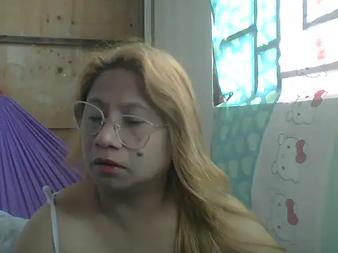 PinayChristine online show from April 16, 2026, 1:50 am