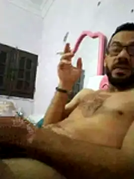 Snapshot of Alimohamed08 chatting on March 23, 2026, 11:26 pm Alimohamed08 online show from March 23, 2026, 11:26 pm