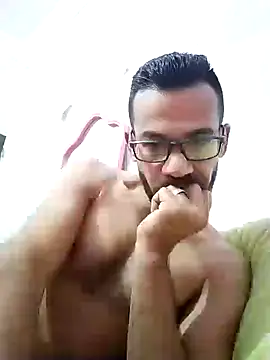 Snapshot of Alimohamed08 chatting on March 23, 2026, 2:22 am Alimohamed08 online show from March 23, 2026, 2:22 am