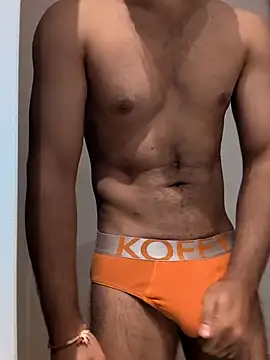Snapshot of handsome-hunky chatting on May 13, 2026, 6:37 pm handsome-hunky online show from May 13, 2026, 6:37 pm