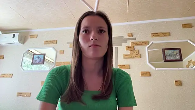 Snapshot of VersedFiend chatting on June 2, 2026, 8:14 am VersedFiend online show from June 2, 2026, 8:14 am