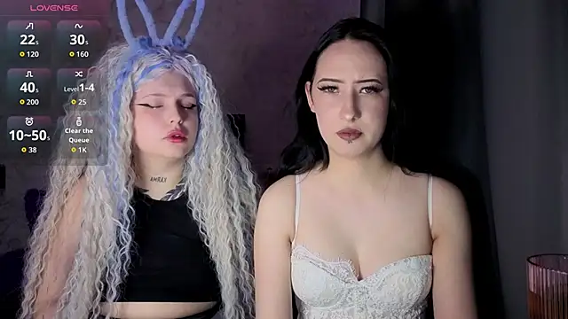 Luna XoXoXo online show from April 4, 2026, 10:55 am