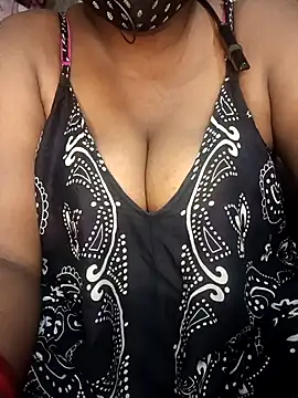 Wild Kiara online show from May 3, 2026, 7:50 pm