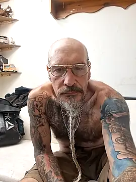 Snapshot of FilthyFreek chatting on April 3, 2026, 8:04 pm FilthyFreek online show from April 3, 2026, 8:04 pm