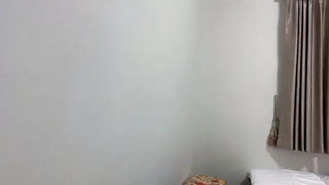 xiaqiwuwu online show from March 24, 2026, 12:27 pm