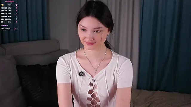 GussieGoold online show from May 3, 2026, 2:53 pm