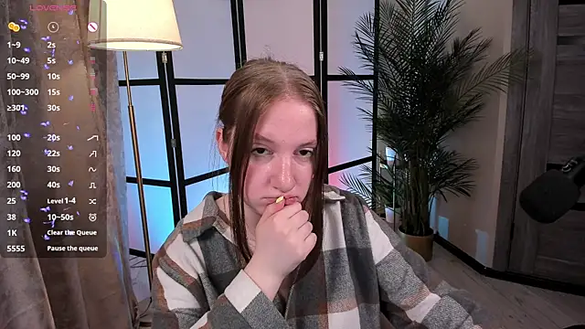 Elisabeth Binder online show from June 18, 2026, 3:38 am