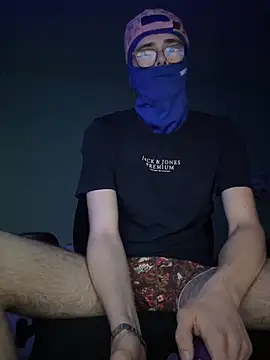 le-couple-en-chaleur  online show from March 23, 2026, 9:36 pm