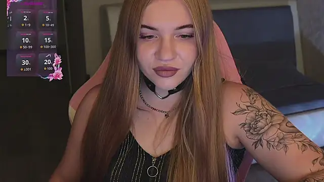 Snapshot of Alice_berry chatting on August 4, 2026, 9:08 pm Alice berry online show from August 4, 2026, 9:08 pm
