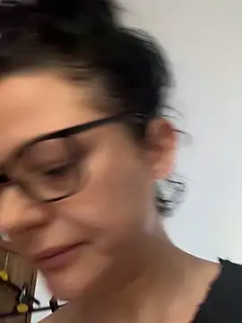 Maewestt online show from March 24, 2026, 11:10 am